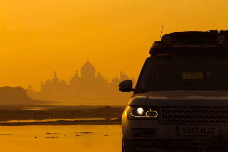 Illustration for article titled Land Rover Completes World’s First Hybrid Expedition Along Silk Trail From Solihull To Mumbai